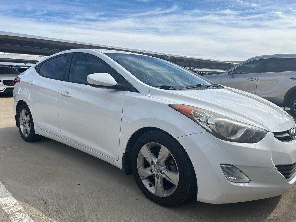 2013 HYUNDAI Elantra