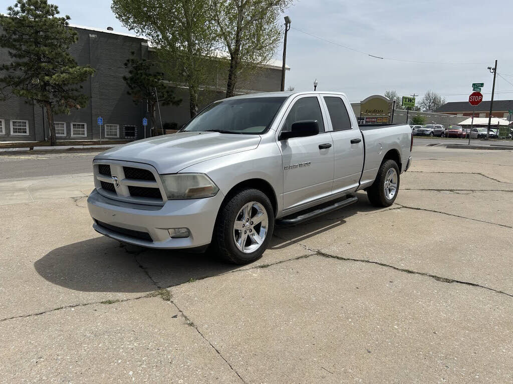 2012 DODGE Ram