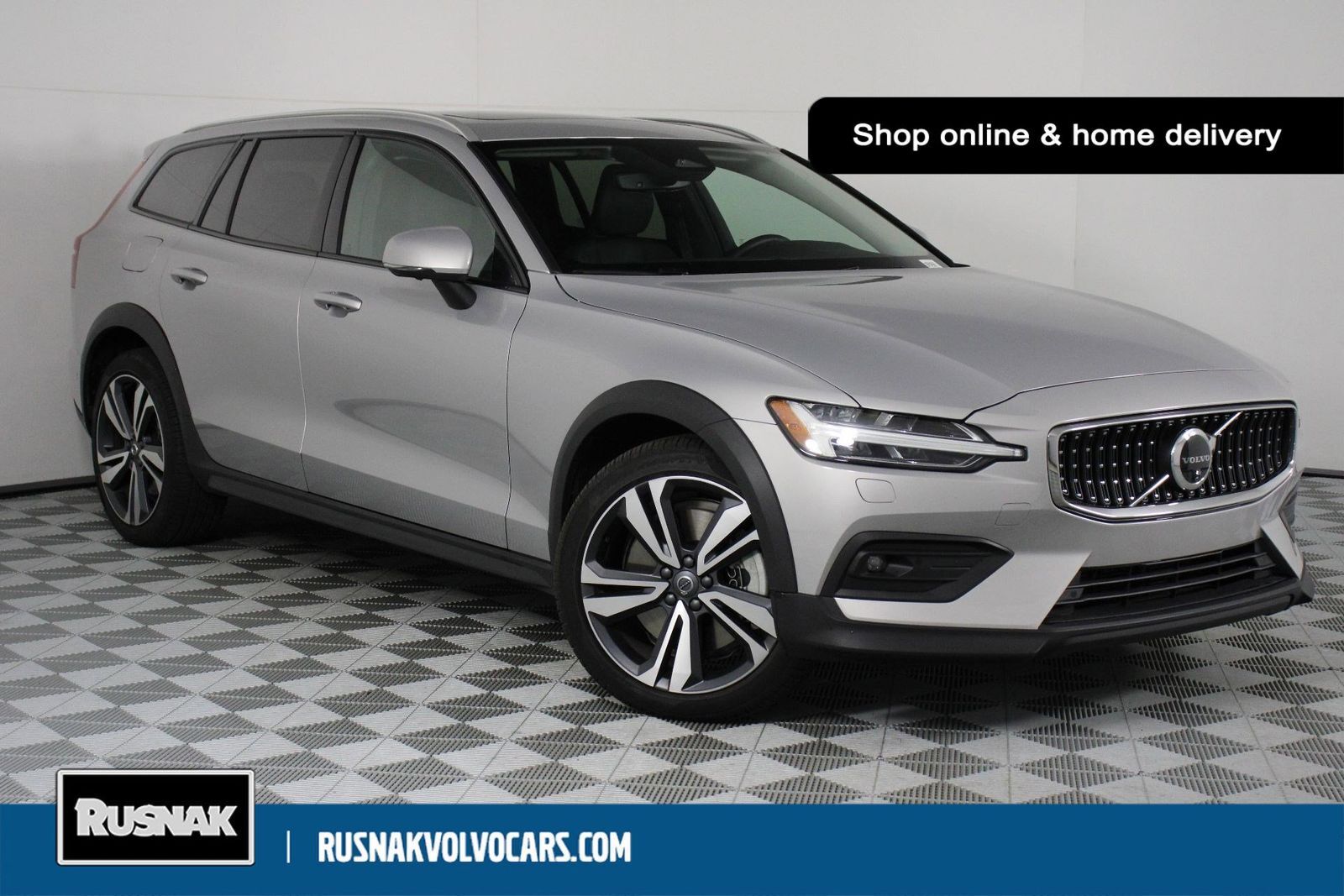 2025 VOLVO V60CC