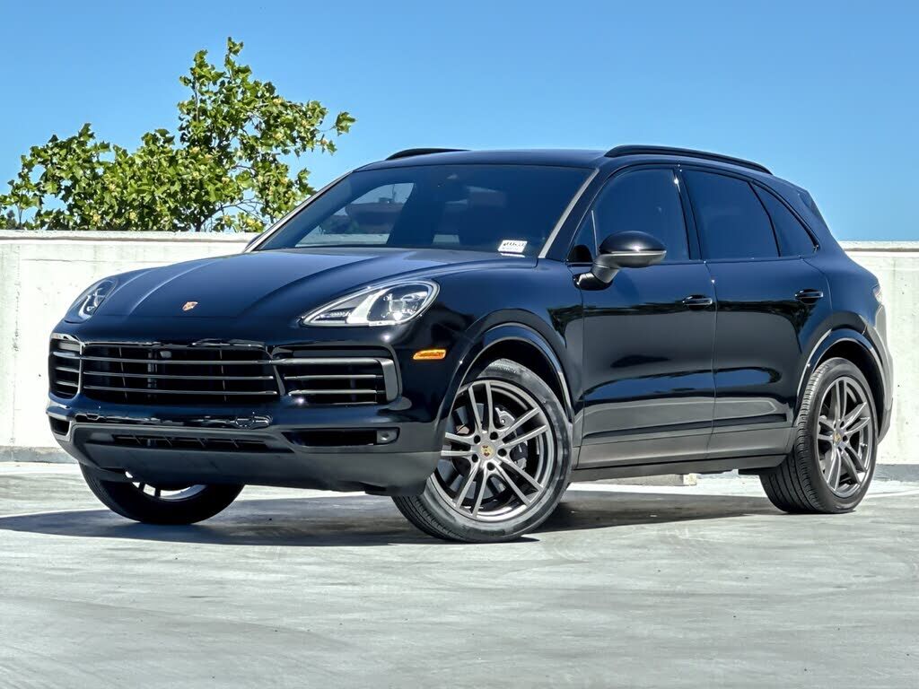 2022 PORSCHE Cayenne