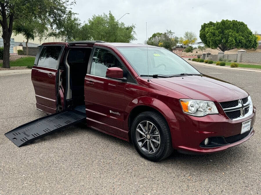 2017 DODGE Grand Caravan