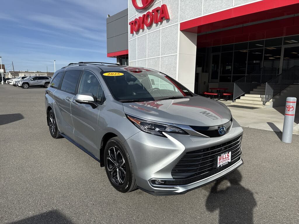 2025 TOYOTA Sienna