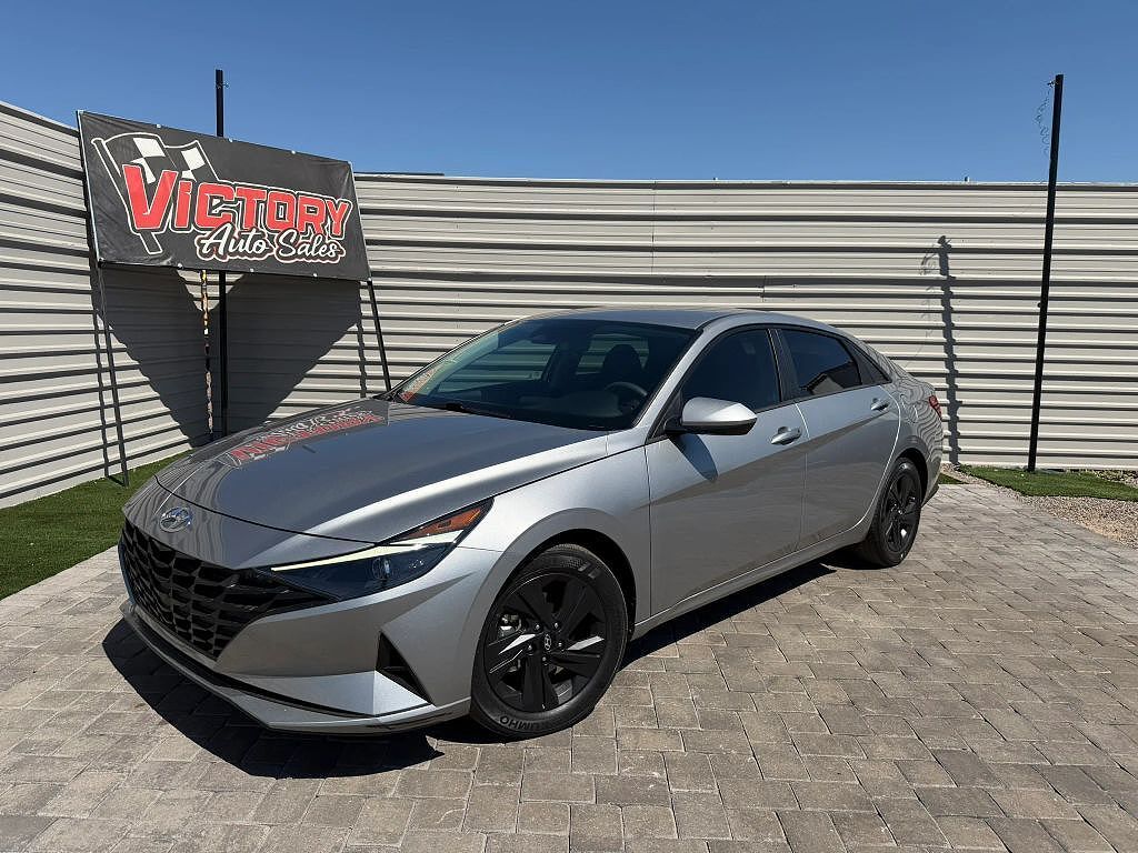 2022 HYUNDAI Elantra