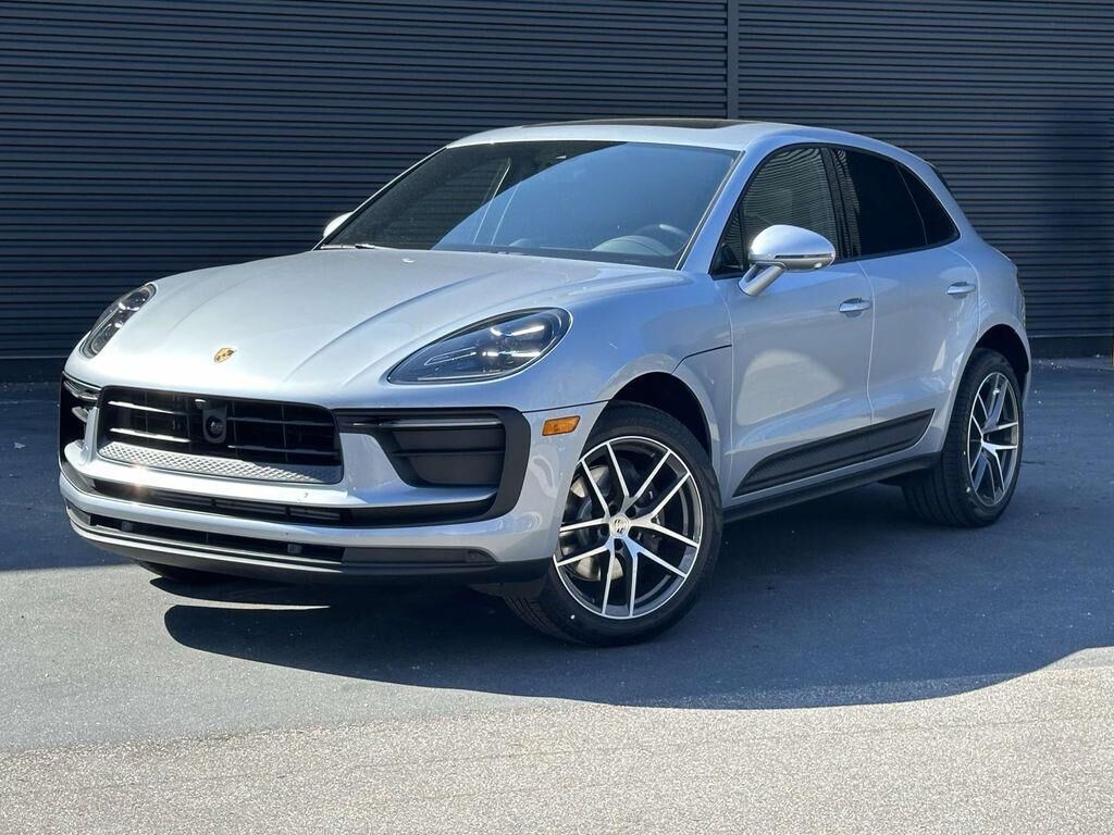 2026 PORSCHE Macan
