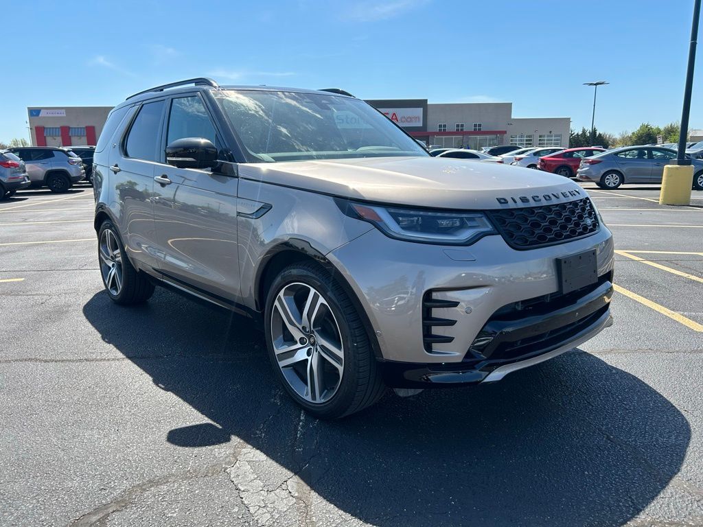 2024 LAND ROVER Discovery