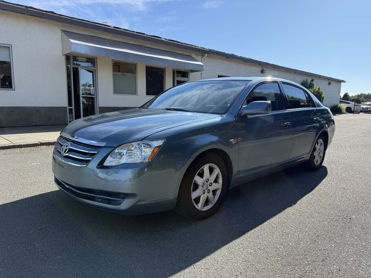 2005 TOYOTA Avalon