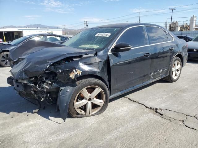 2012 VOLKSWAGEN Passat