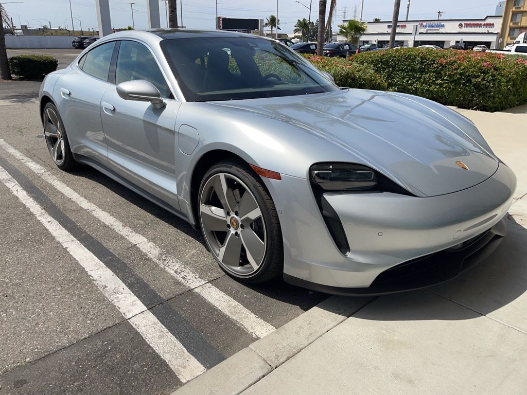 2024 PORSCHE Taycan