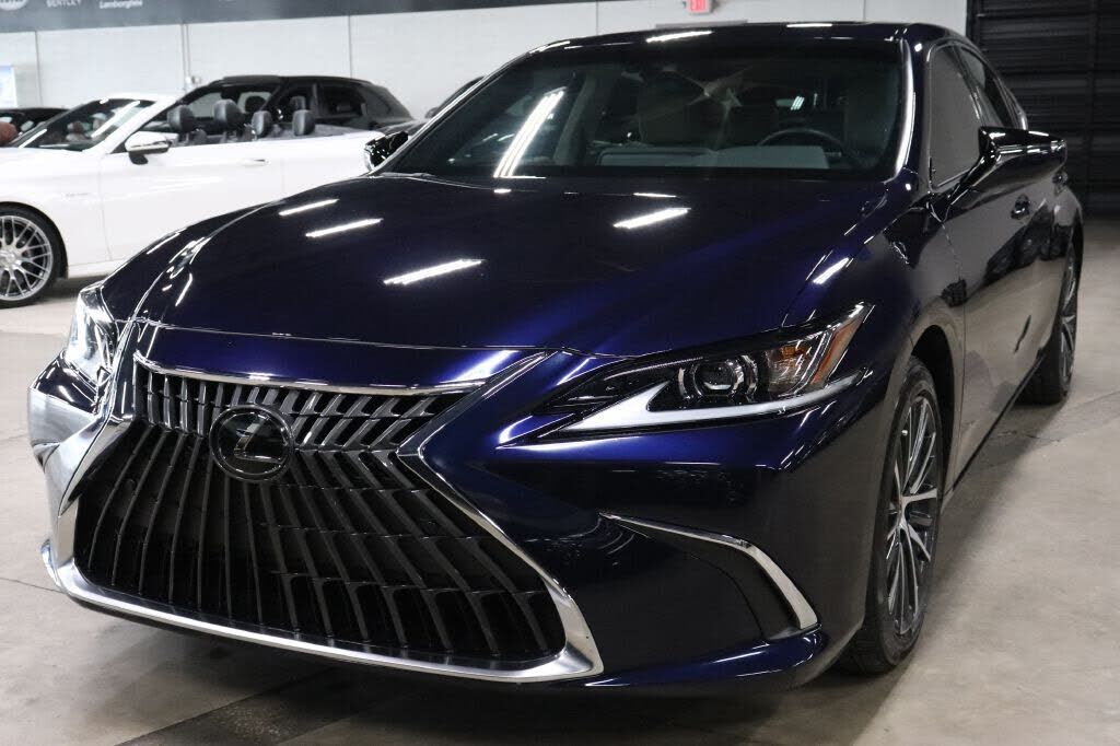 2025 LEXUS ES