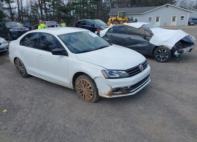 2016 VOLKSWAGEN Jetta