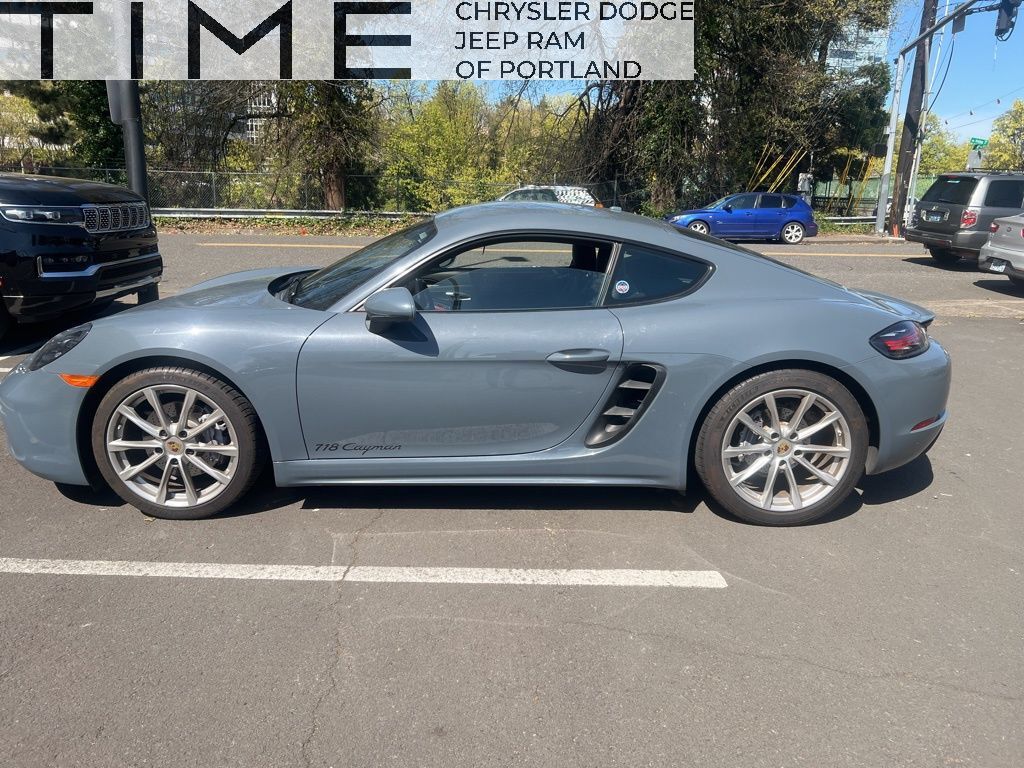 2018 PORSCHE 718