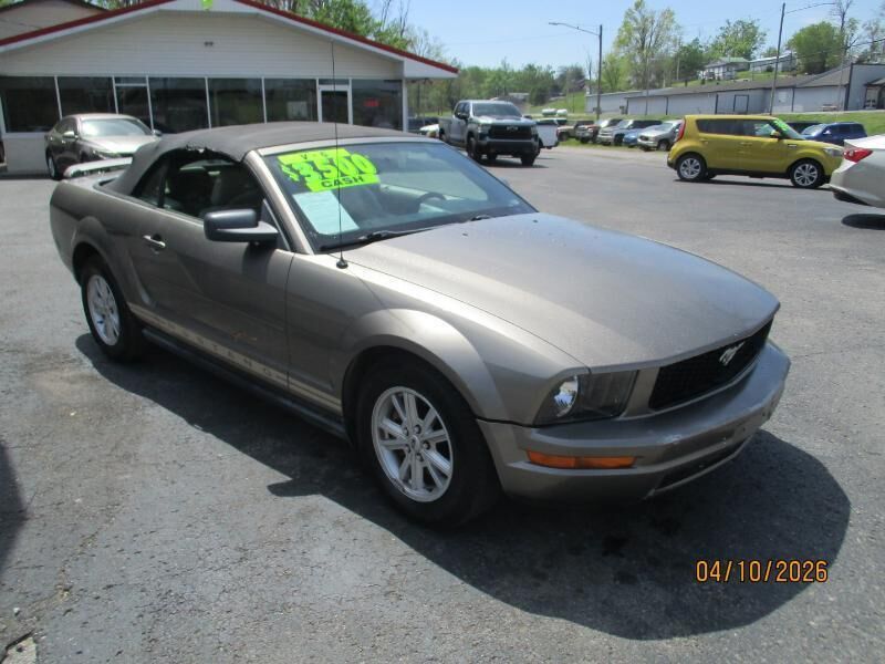 2005 FORD Mustang
