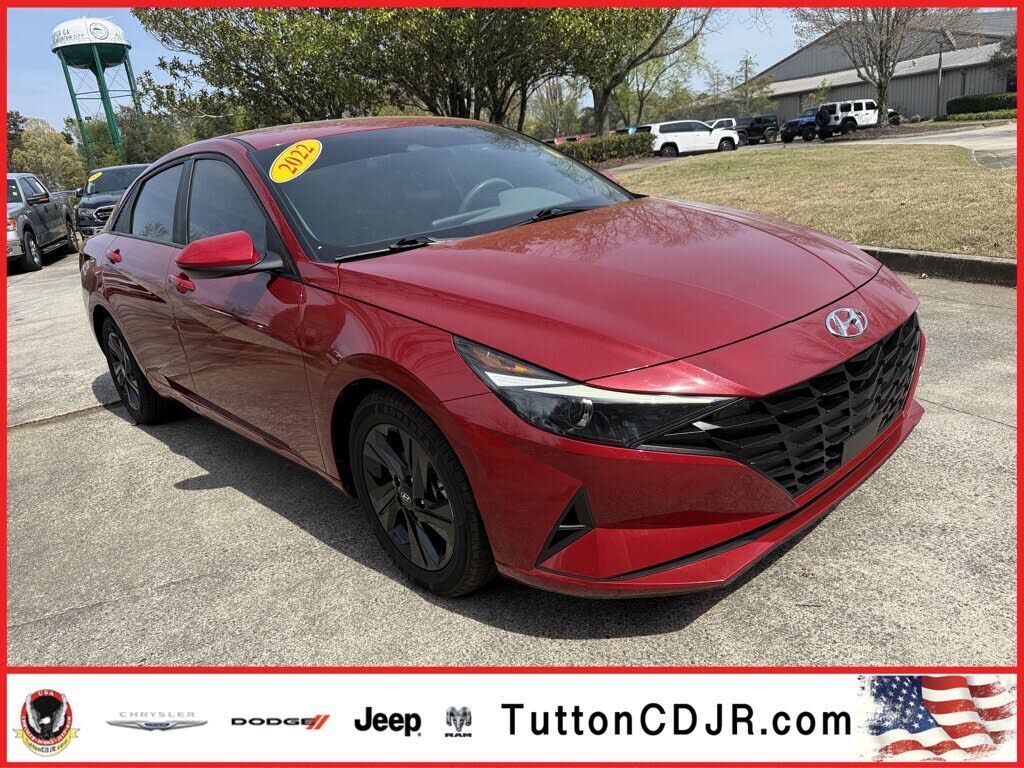 2022 HYUNDAI Elantra