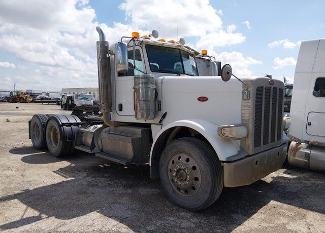 2015 PETERBILT 389