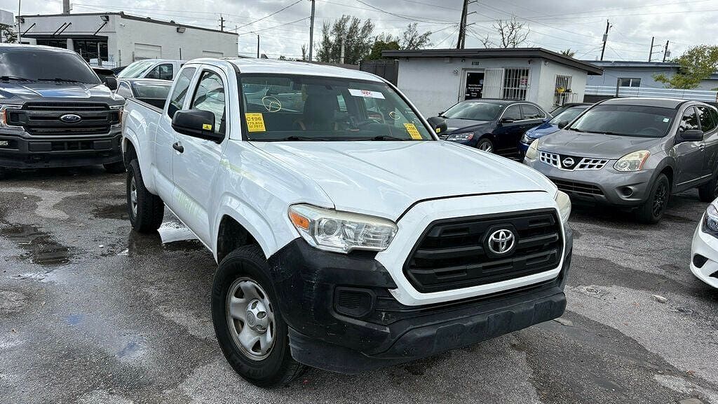 2017 TOYOTA Tacoma