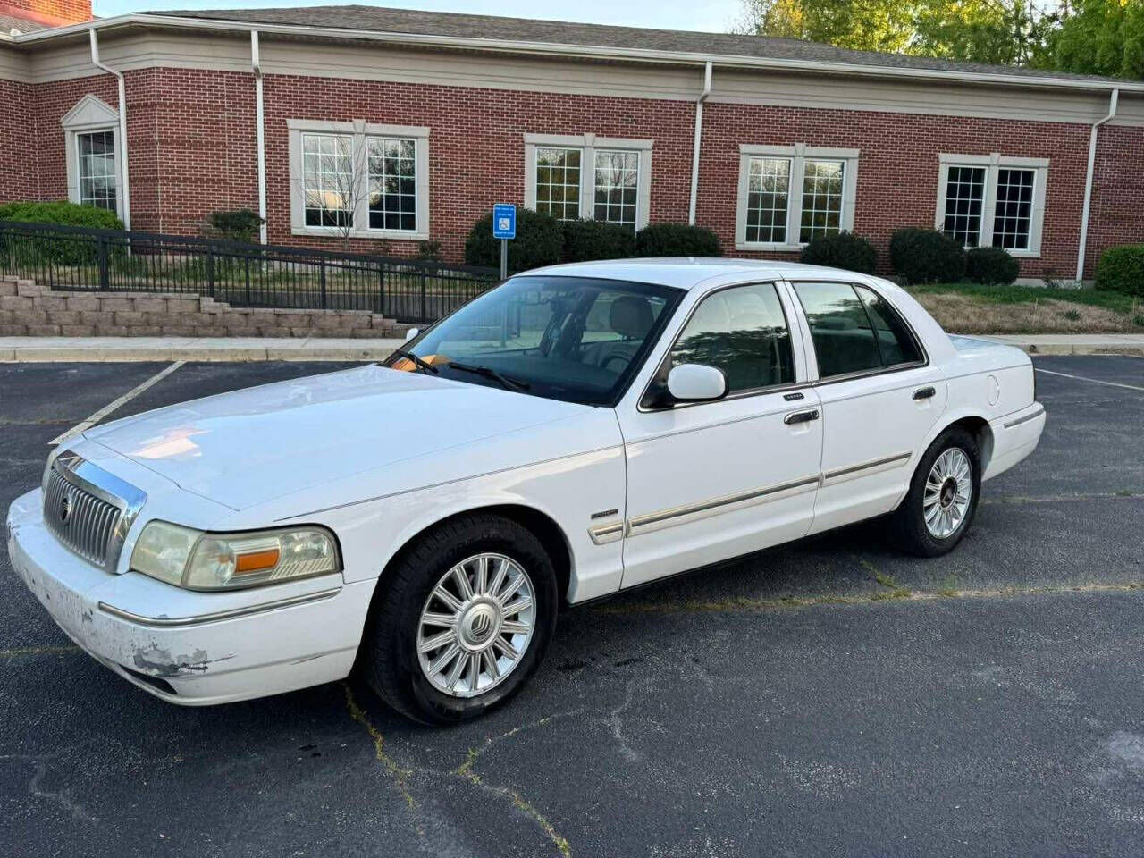 2010 MERCURY Grand Marquis