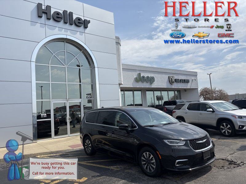 2023 CHRYSLER Pacifica