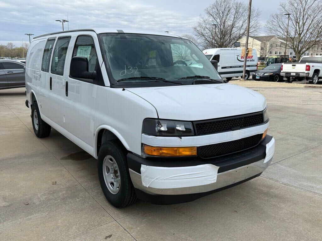2026 CHEVROLET Express