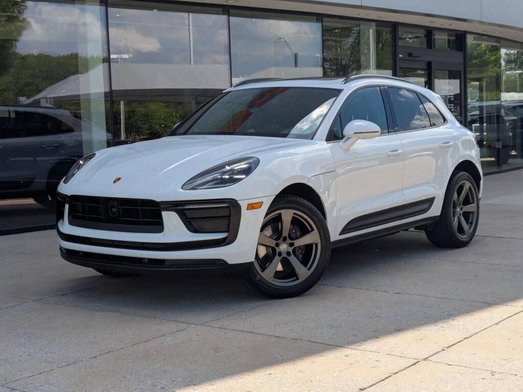 2026 PORSCHE Macan