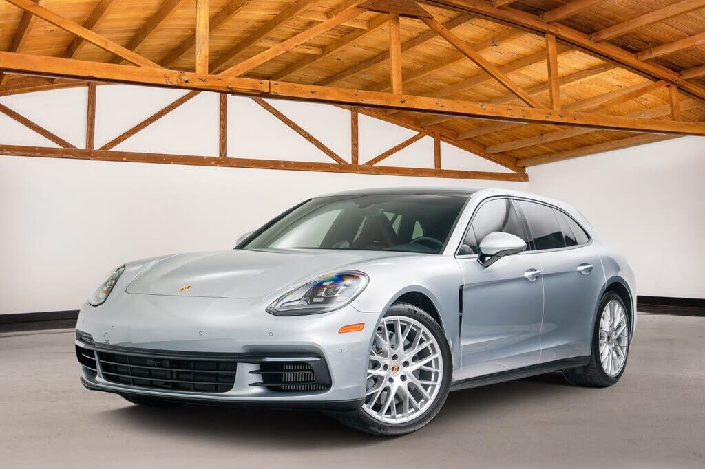 2018 PORSCHE Panamera