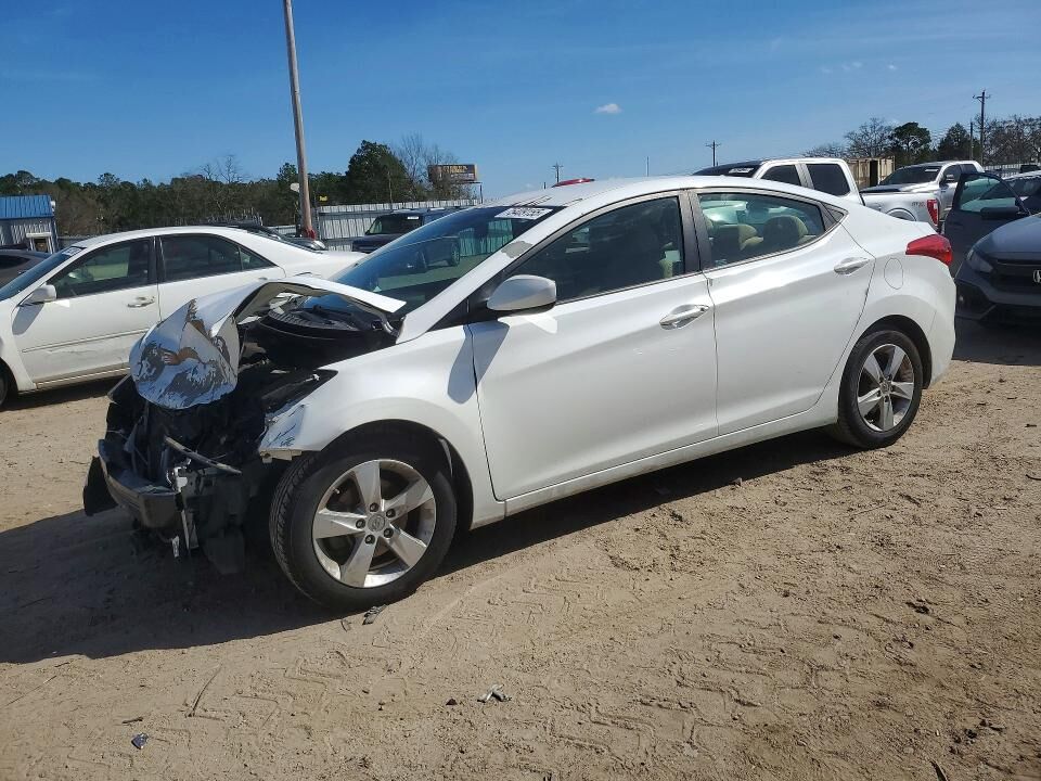 2013 HYUNDAI Elantra