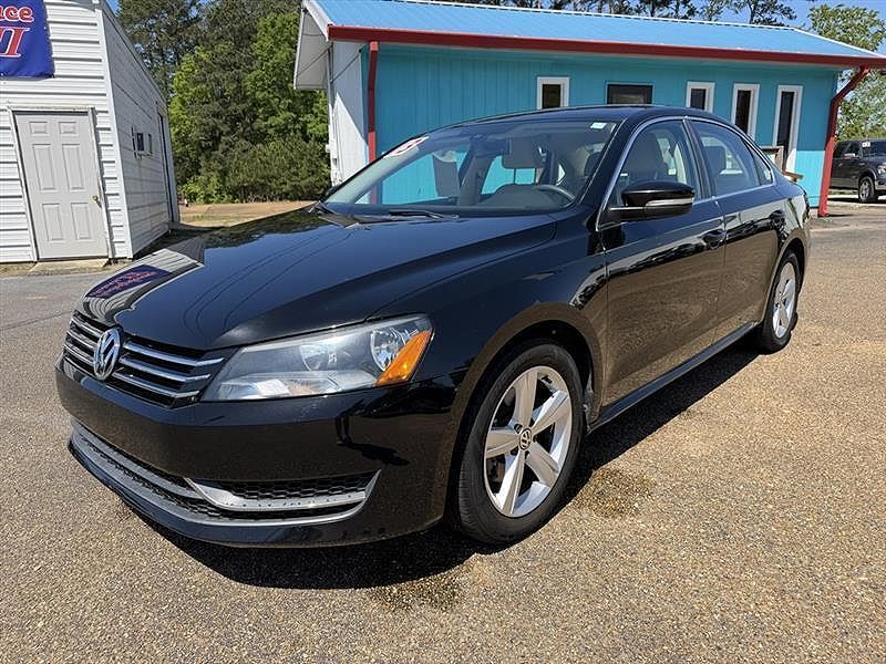 2013 VOLKSWAGEN Passat