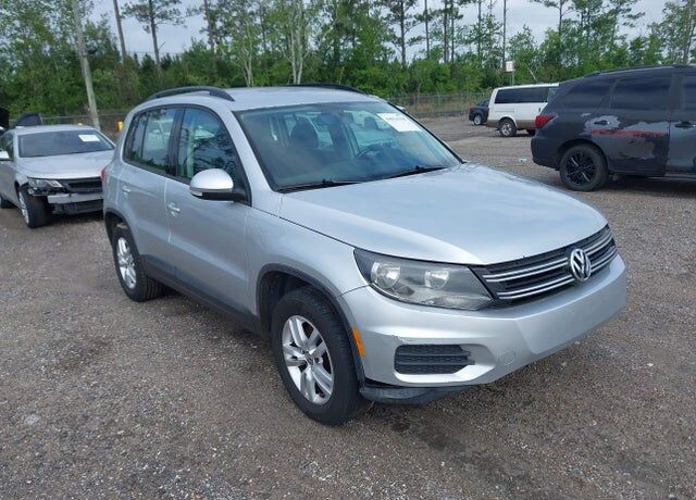 2015 VOLKSWAGEN Tiguan