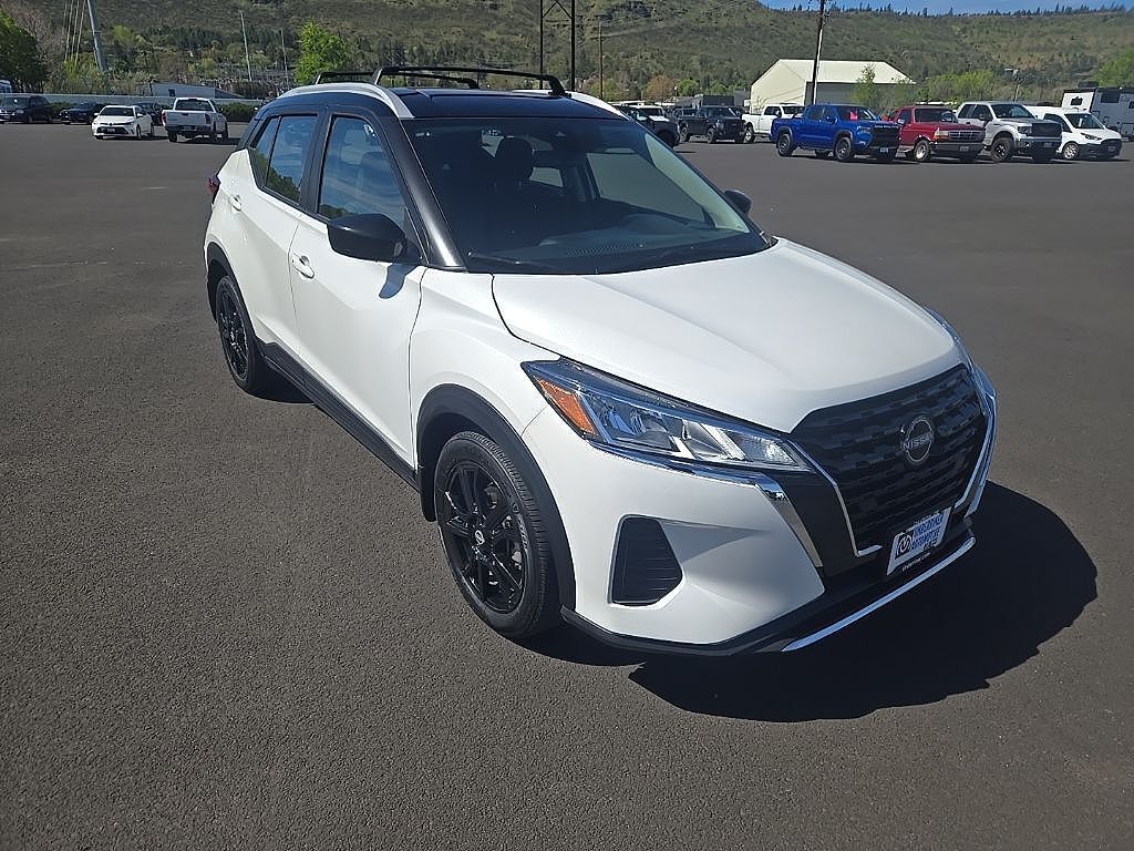 2023 NISSAN Kicks