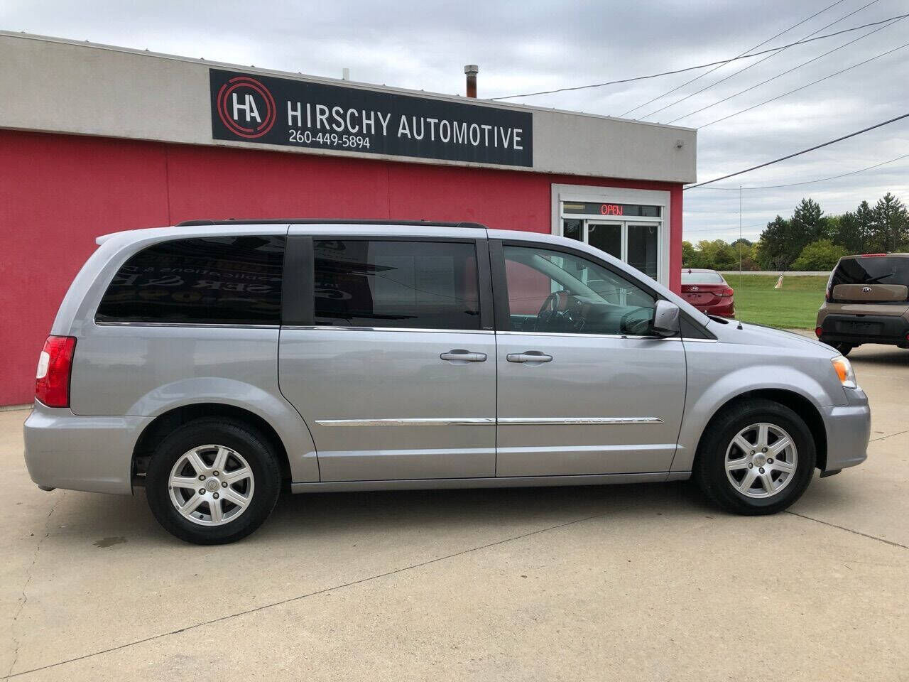 2013 CHRYSLER Town and Country