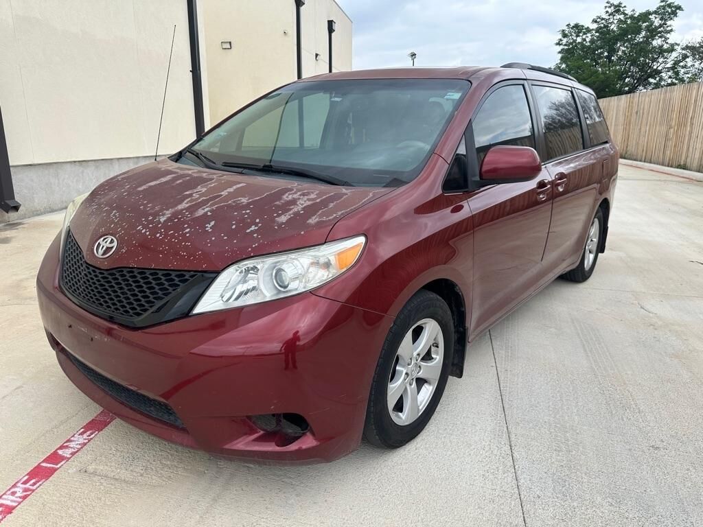 2013 TOYOTA Sienna