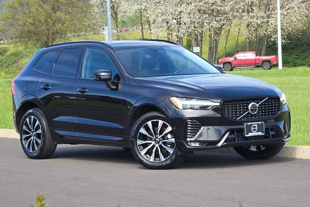 2025 VOLVO XC60