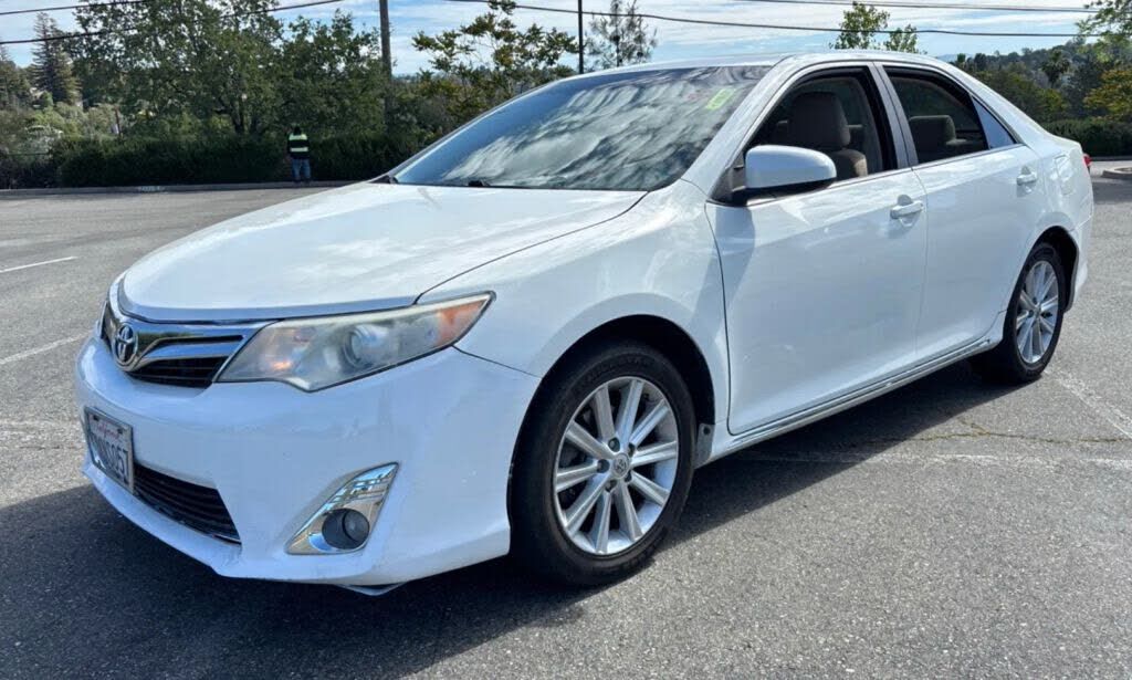 2013 TOYOTA Camry