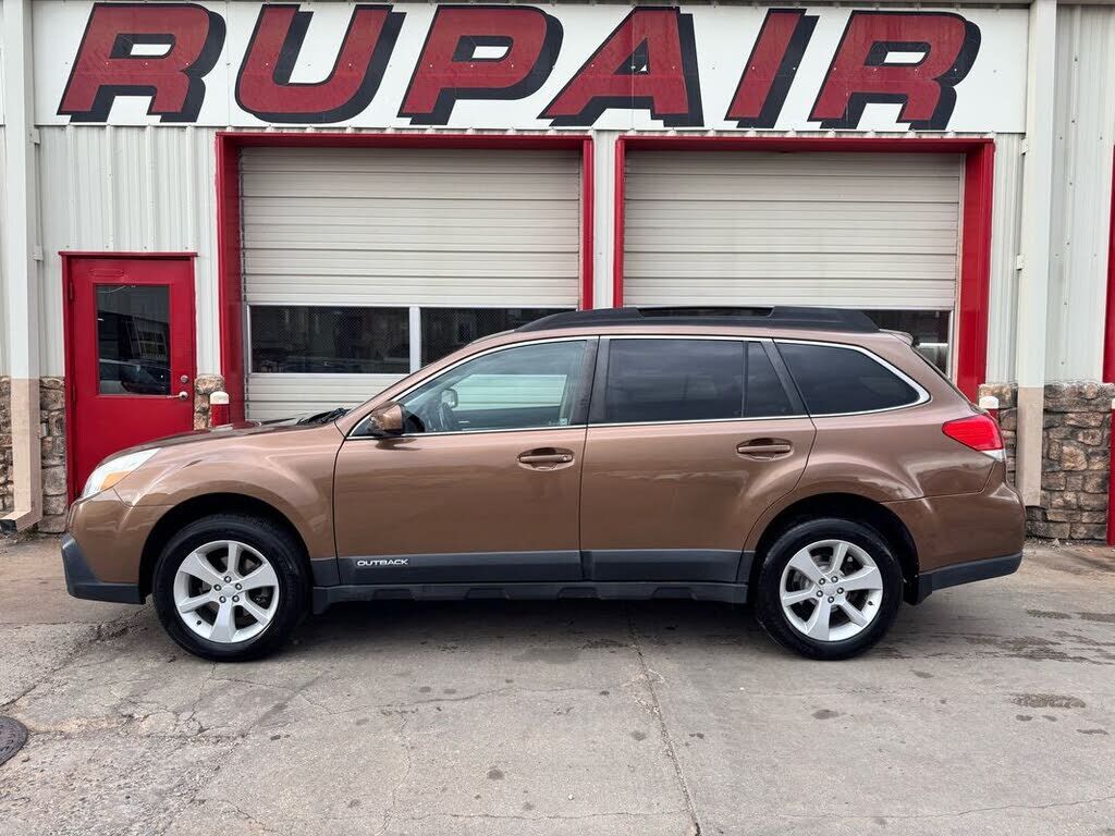 2013 SUBARU Outback