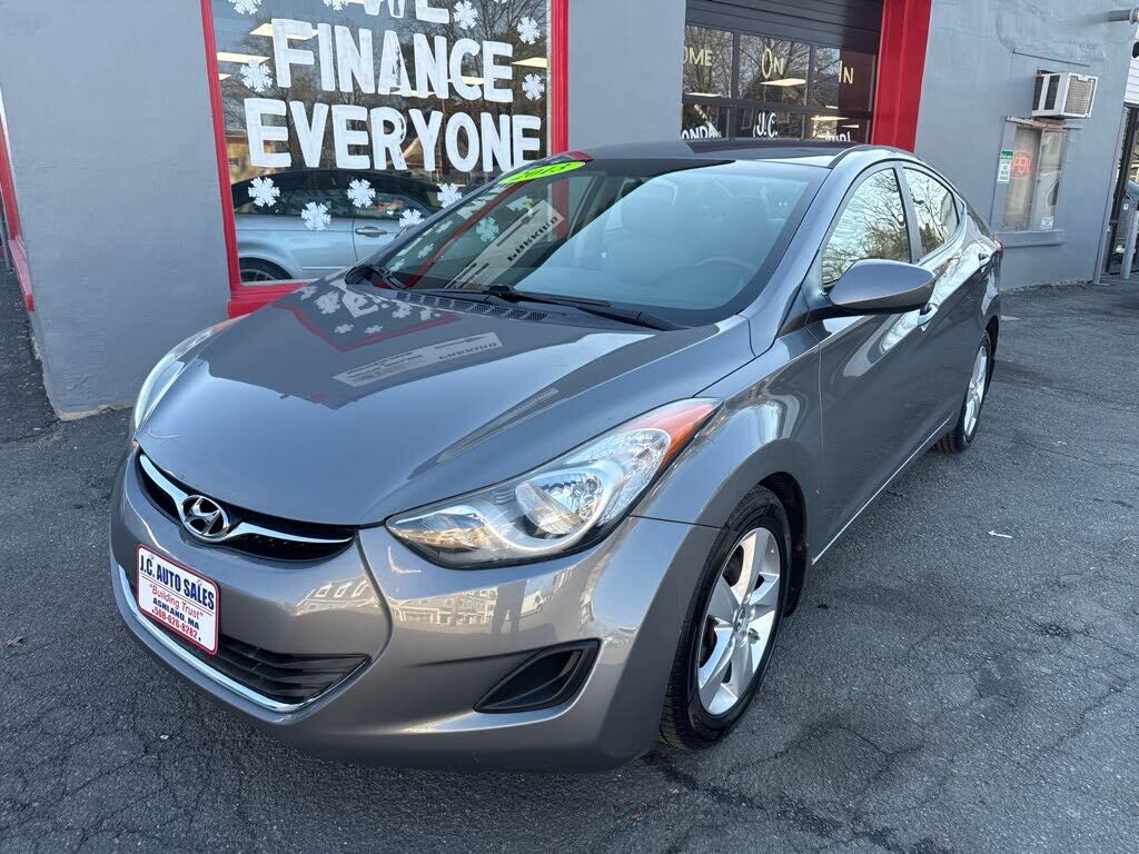 2013 HYUNDAI Elantra