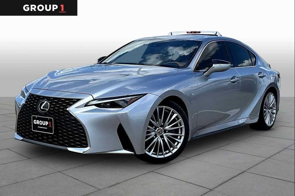 2022 LEXUS IS