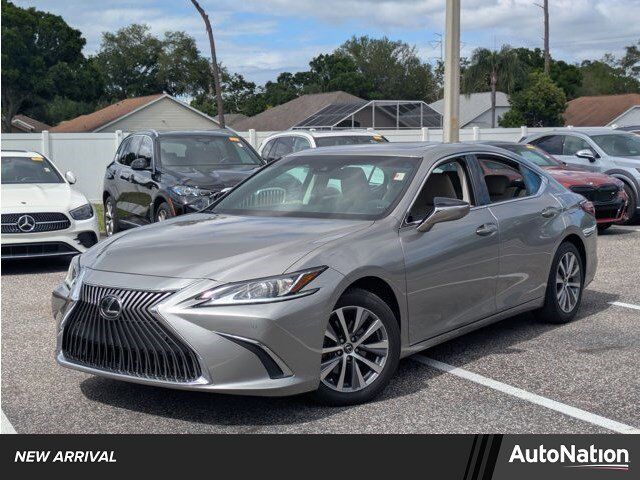 2021 LEXUS ES