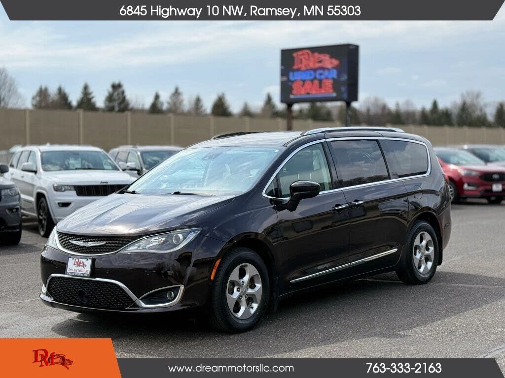 2017 CHRYSLER Pacifica