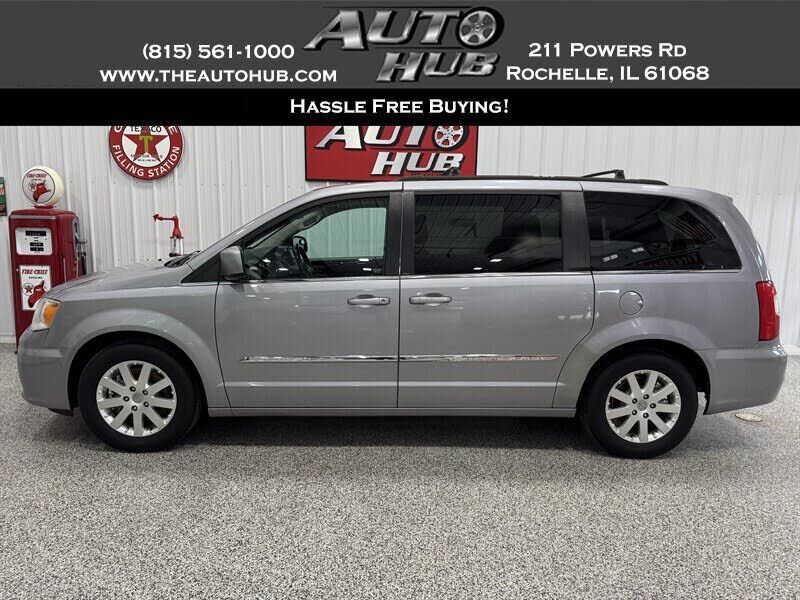 2014 CHRYSLER Town and Country