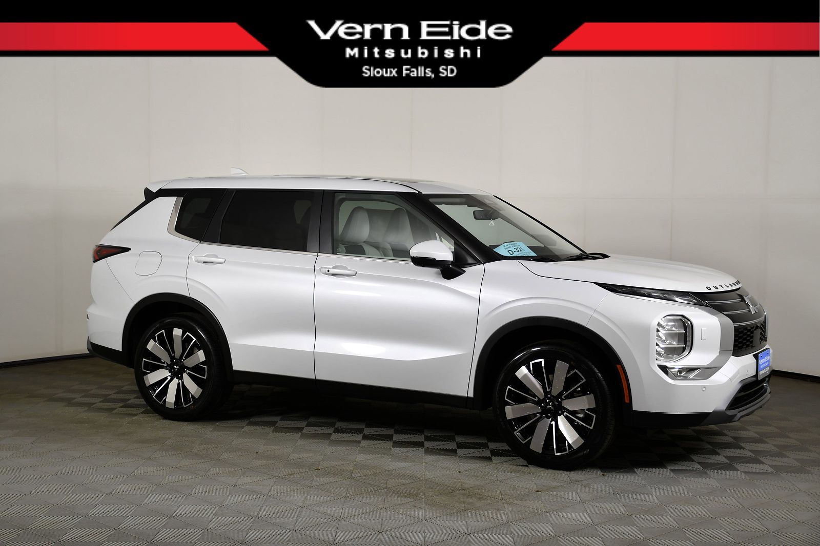 2026 MITSUBISHI Outlander