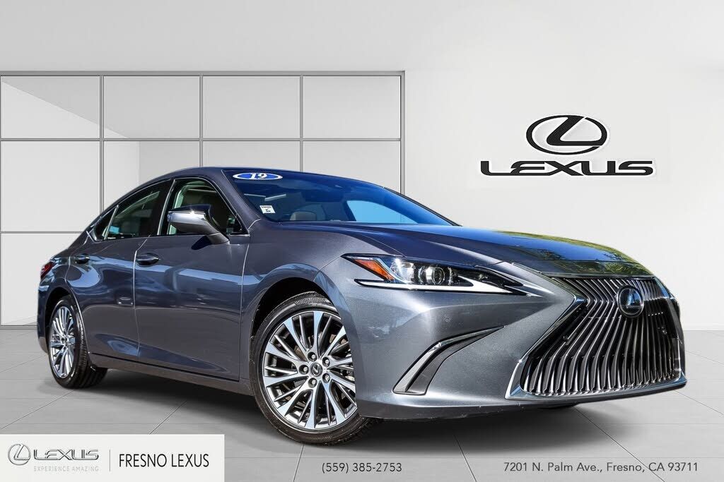 2019 LEXUS ES