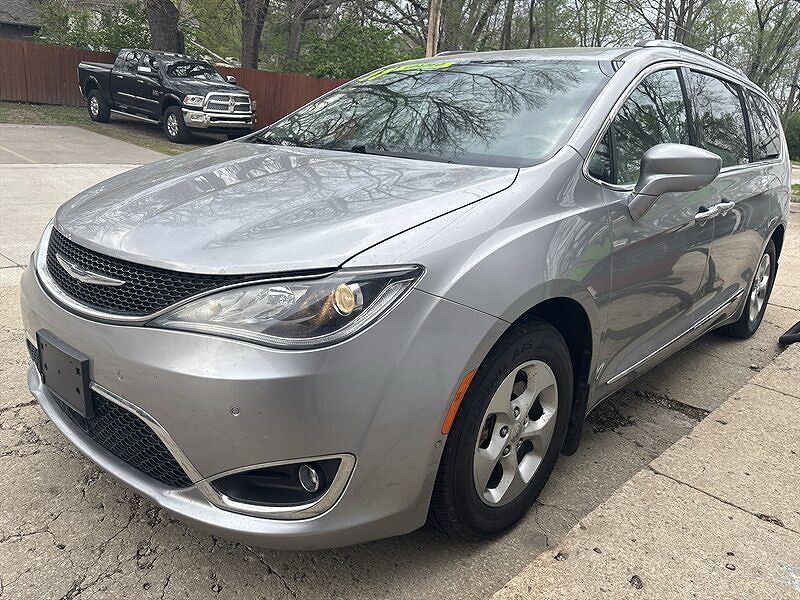 2017 CHRYSLER Pacifica