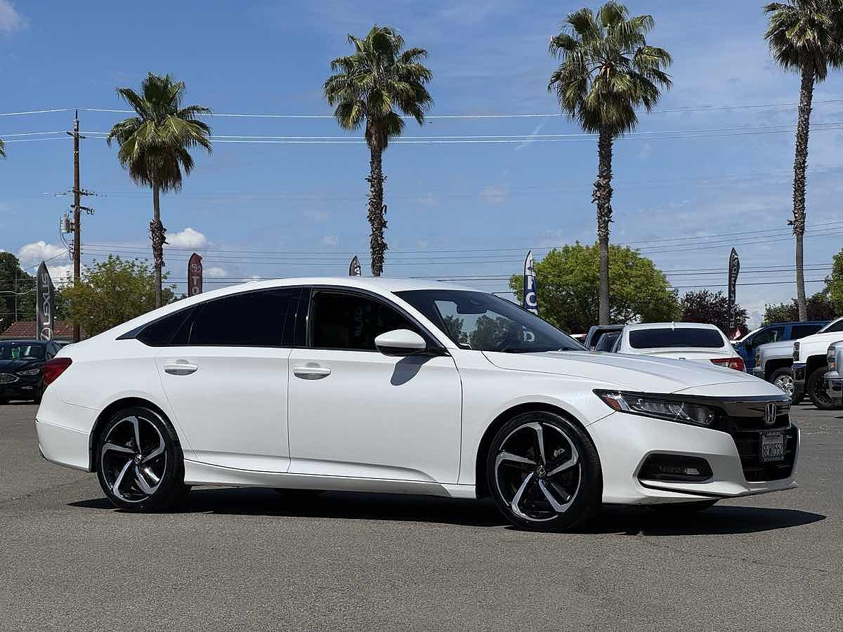 2018 HONDA Accord