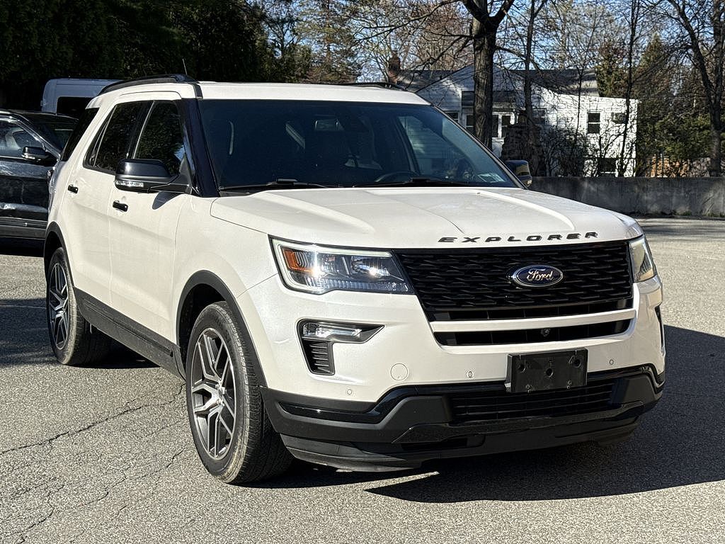 2018 FORD Explorer