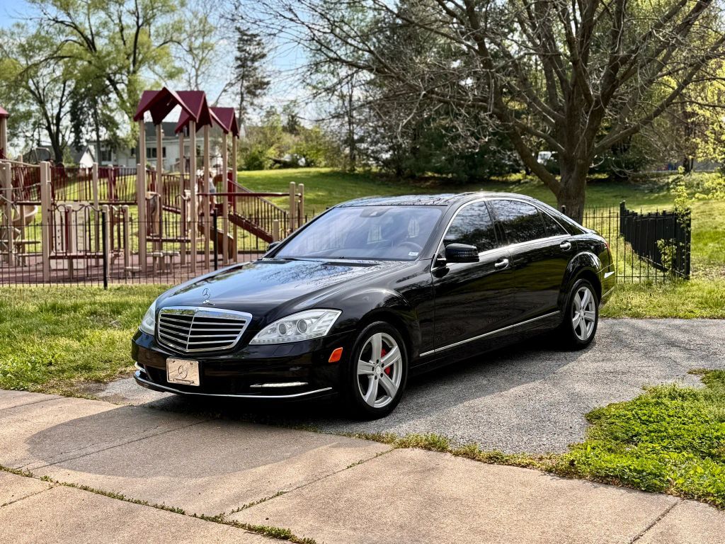 2011 MERCEDES-BENZ S-Class