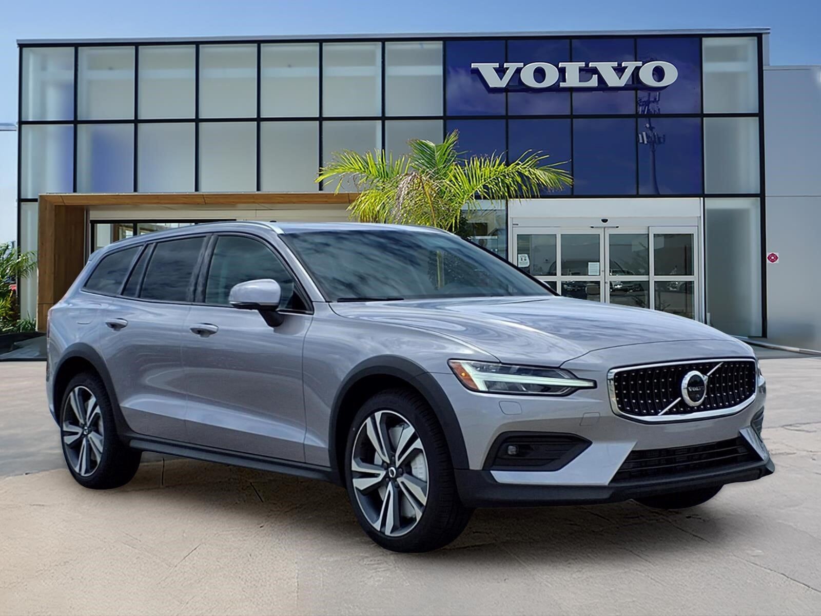 2026 VOLVO V60CC
