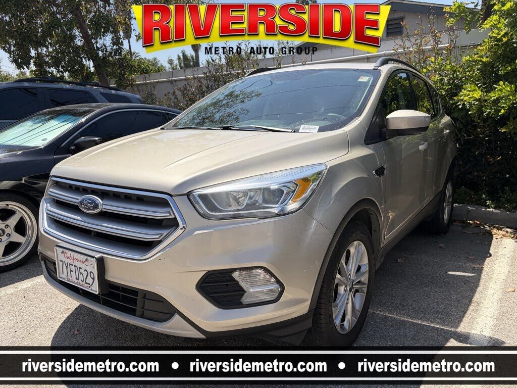 2017 FORD Escape