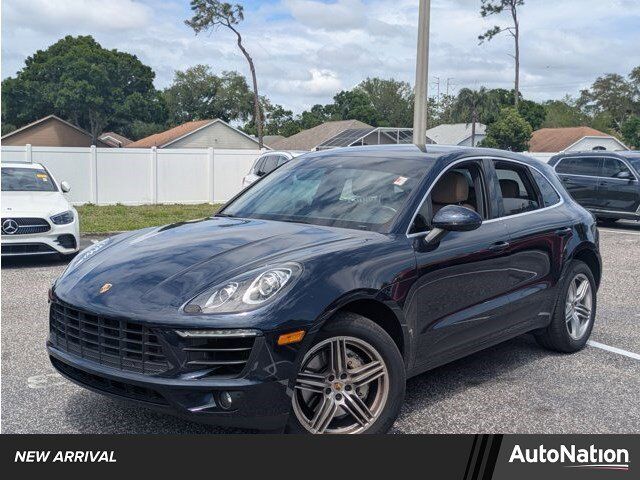 2017 PORSCHE Macan