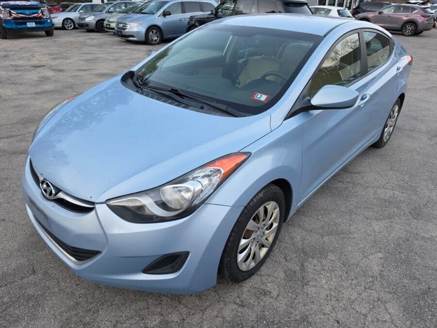 2013 HYUNDAI Elantra