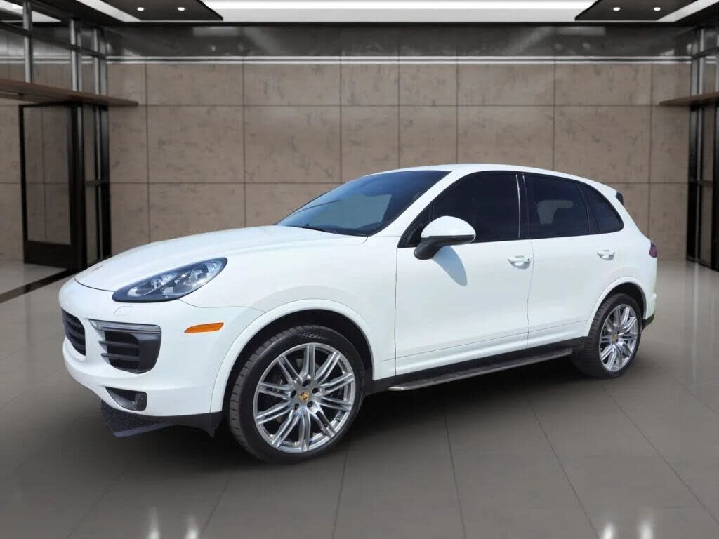 2017 PORSCHE Cayenne
