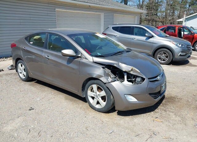 2012 HYUNDAI Elantra